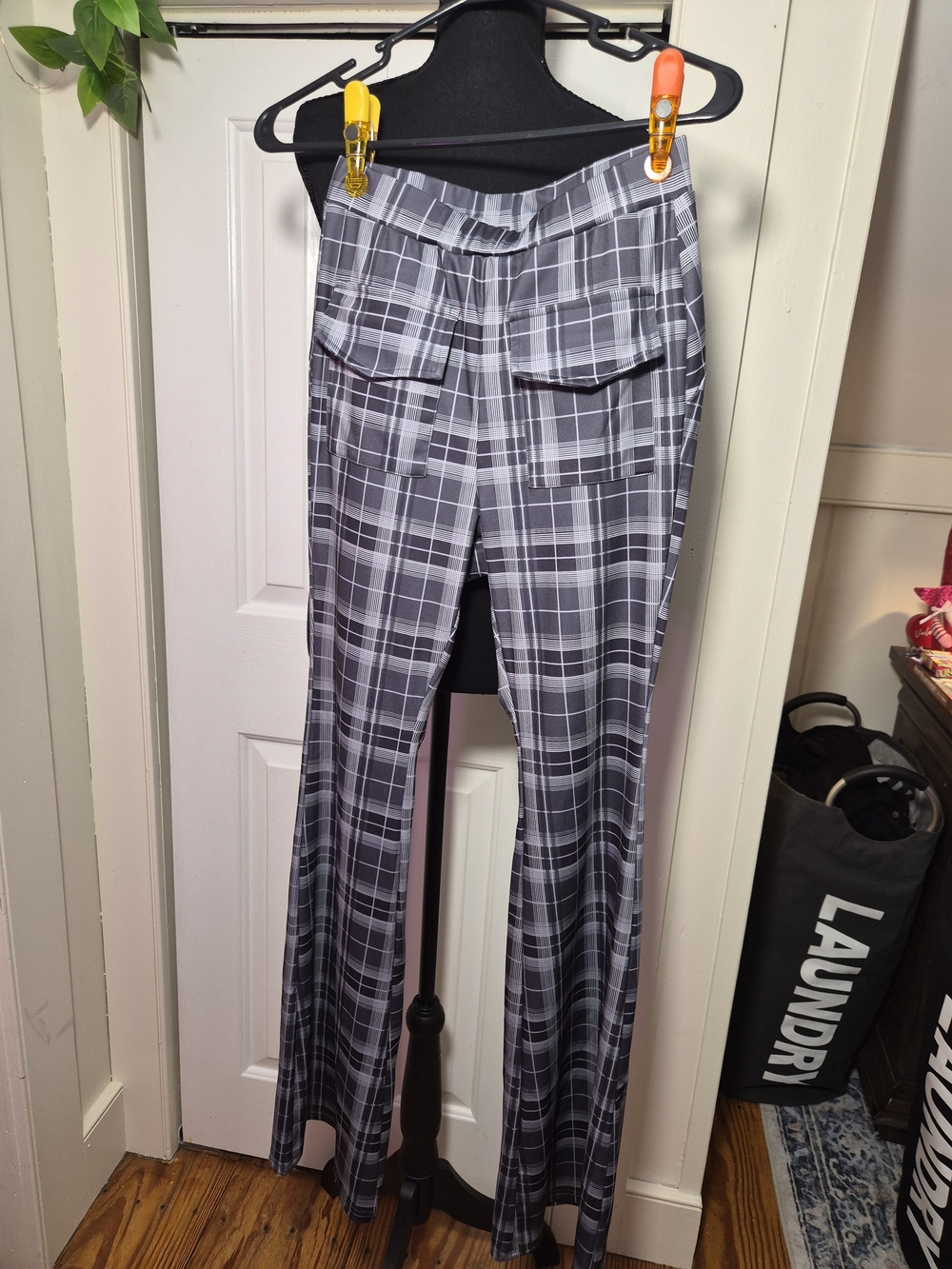Plaid Straight-Leg Women’s Pants in Gray